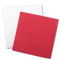 Rote und weiße Papierservietten im Sparset.