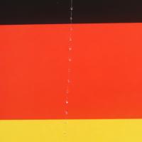Großansicht des Dekohängers Deutschland Flagge ca. 13,5 cm Durchmesser, beidseitig bedruckt, aus Karton.