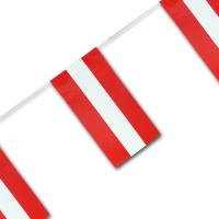 Fahnenkette (Flaggengirlande) mit rot-weiß-roten...
