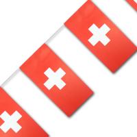 Fahnenkette mit Schweiz Flaggen aus Papier.