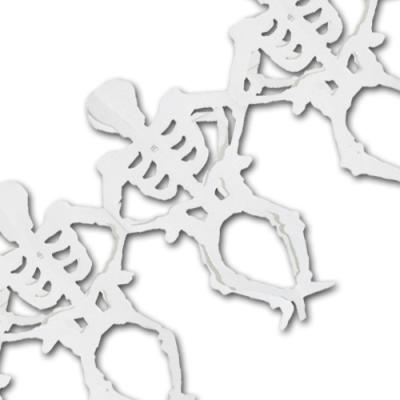 1 weiße Papiergirlande in Form von Skeletten für eine schaurige Halloween Partydeko.