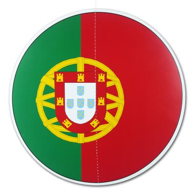 Großaufnahme des Portugal Flagge Dekohänger mit 28 cm Durchmesser aus Karton.