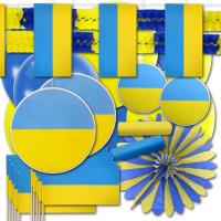 Blau-gelbes Dekoset mit zahlreichen Dekoartikel im Design...