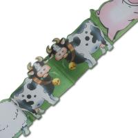 Kindergeburtstag Bauernhof Papiergirlande mit Kuh, Schwein und Schaf Motiven.