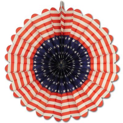 Großaufnahme der Riesenrosette (Dekofächer) mit USA Flagge Motiv aus Papier und Karton.